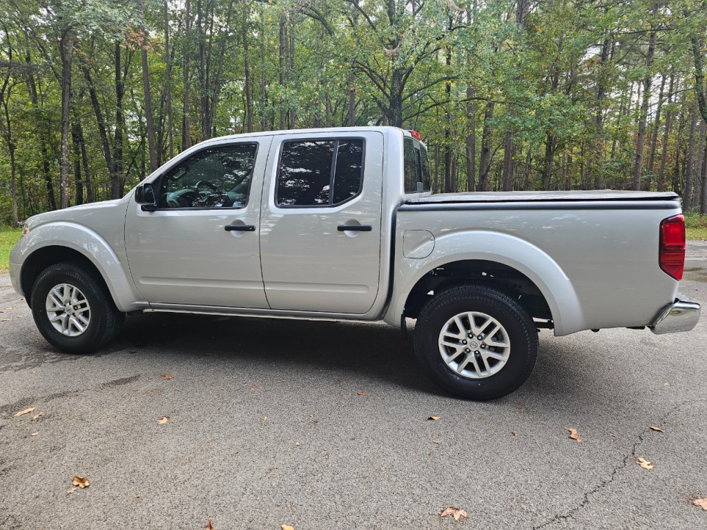 2016 Nissan Frontier Image 9
