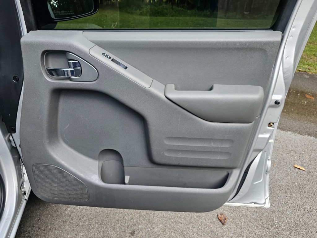 2016 Nissan Frontier Image 15