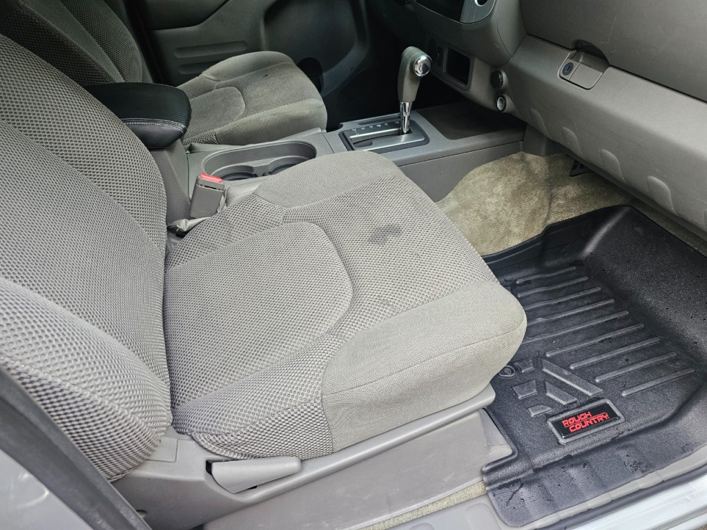 2016 Nissan Frontier Image 16