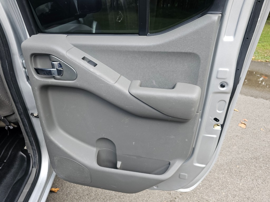 2016 Nissan Frontier Image 17