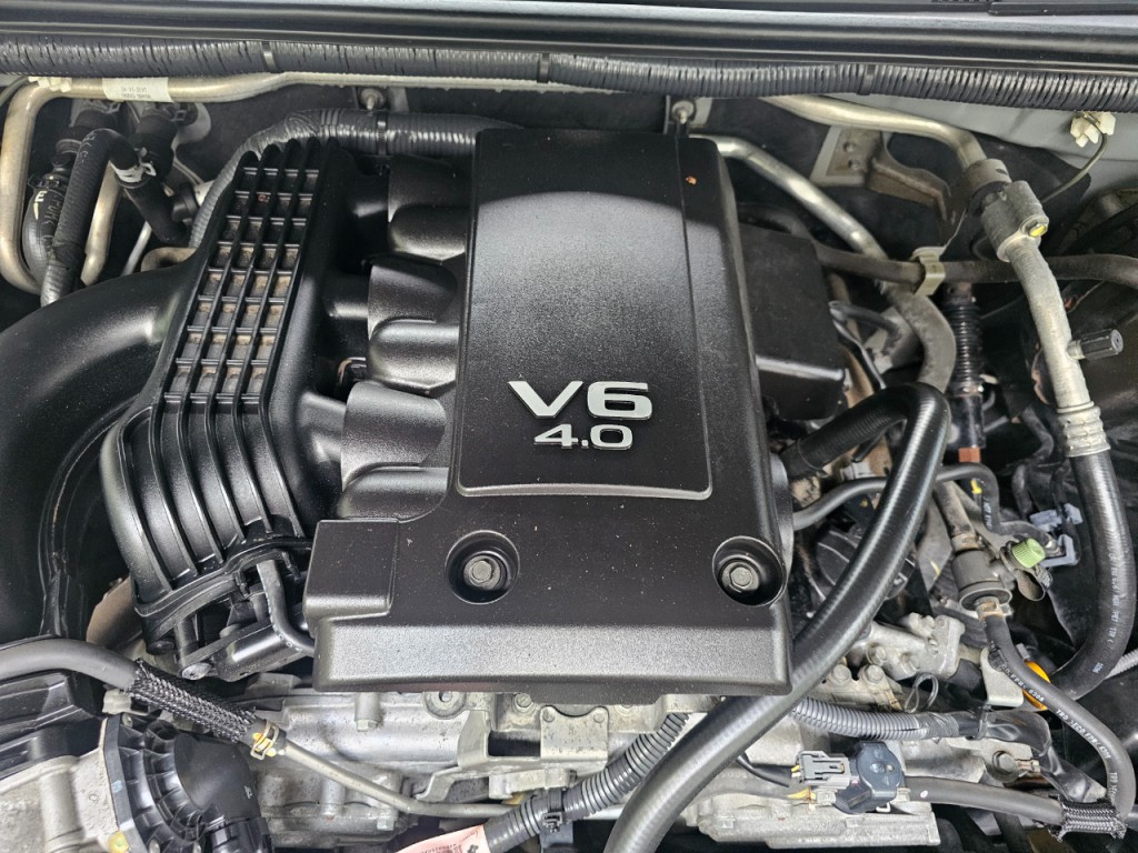 2016 Nissan Frontier Image 27