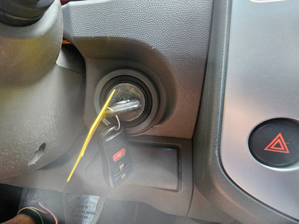 2016 Nissan Frontier Image 34