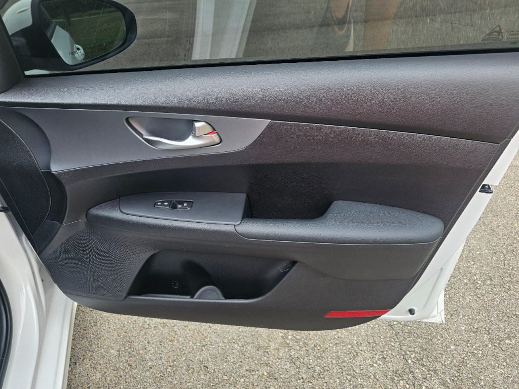 2021 Kia Forte Image 16