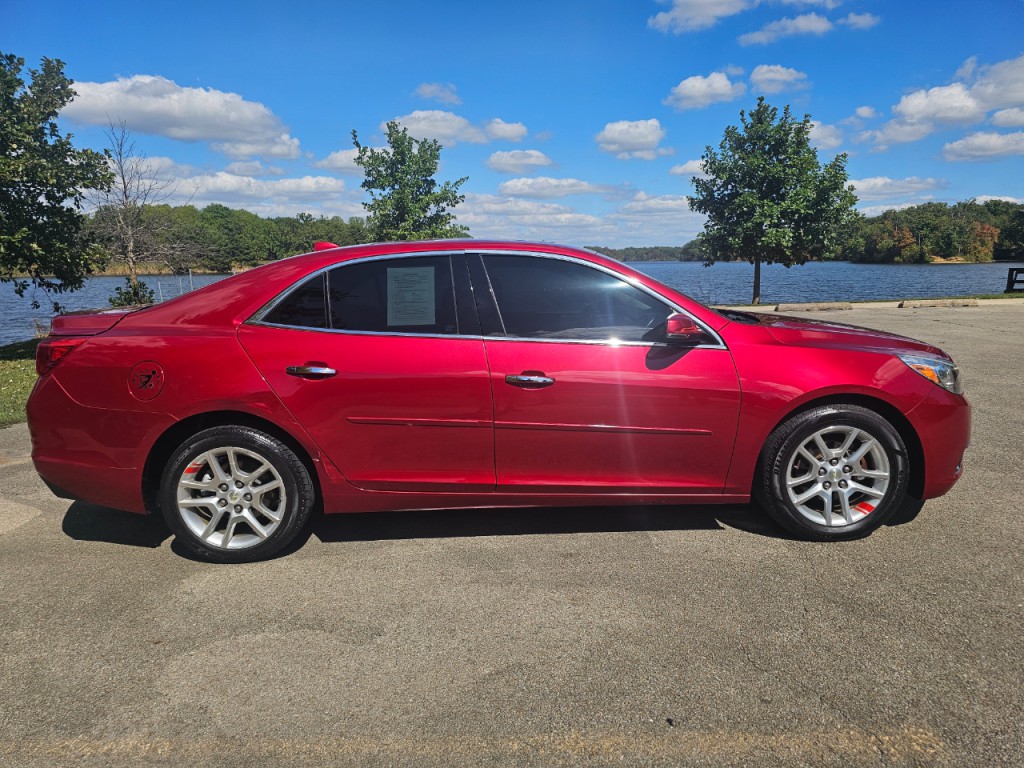 2013 Chevrolet Malibu Image 4