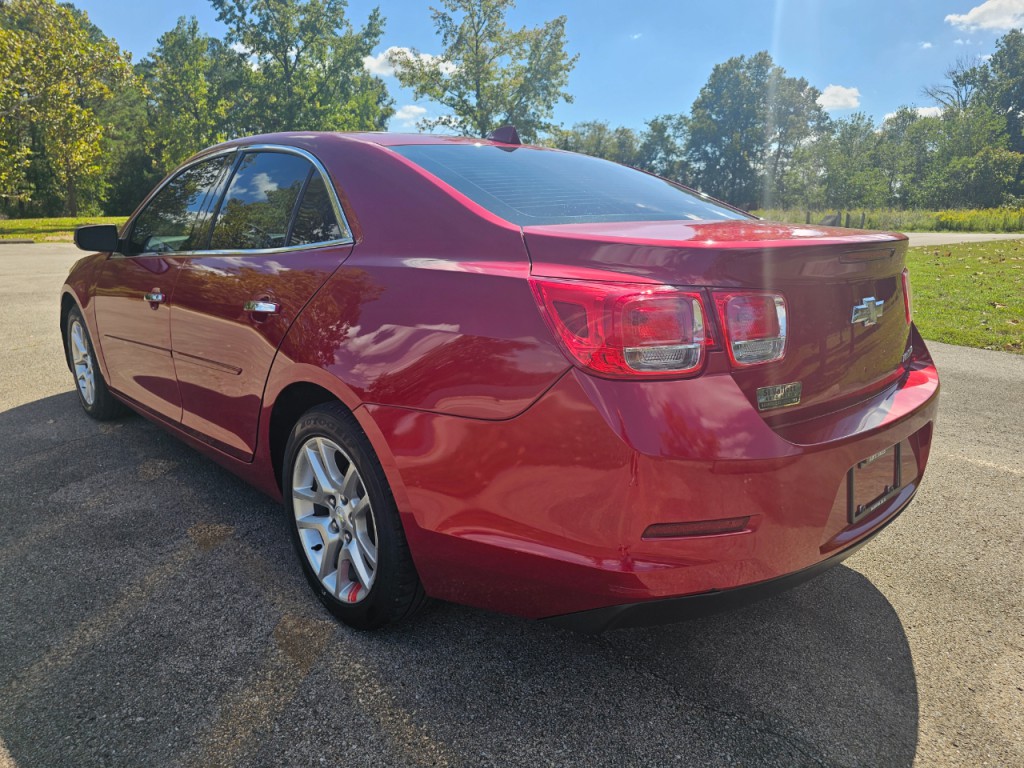 2013 Chevrolet Malibu Image 8