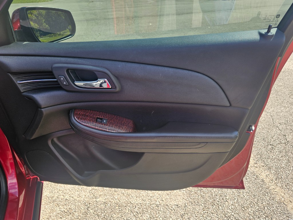 2013 Chevrolet Malibu Image 16