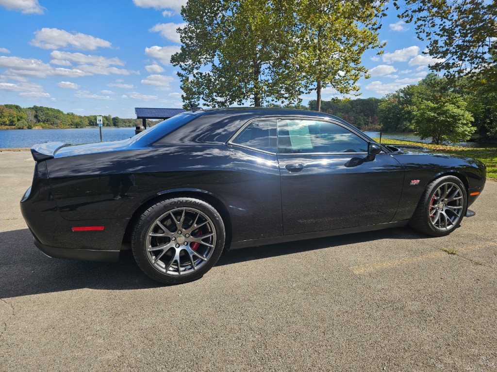 2016 Dodge Challenger Image 5
