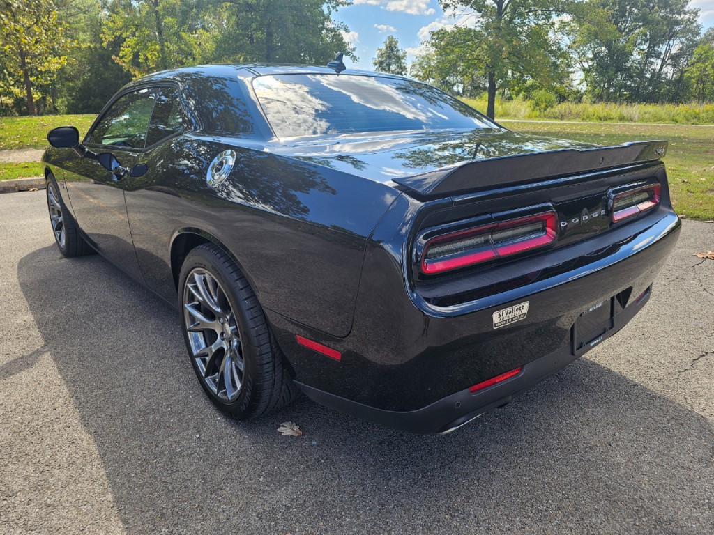 2016 Dodge Challenger Image 8