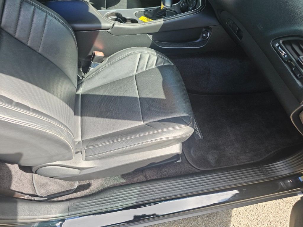 2016 Dodge Challenger Image 19