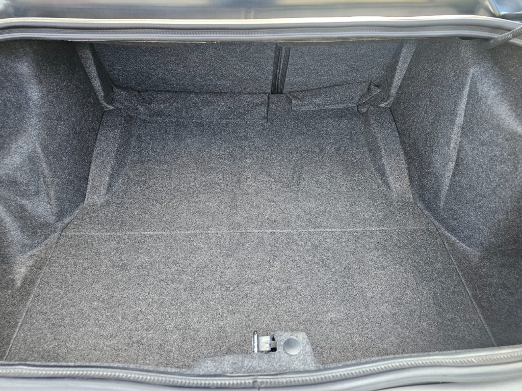 2016 Dodge Challenger Image 21