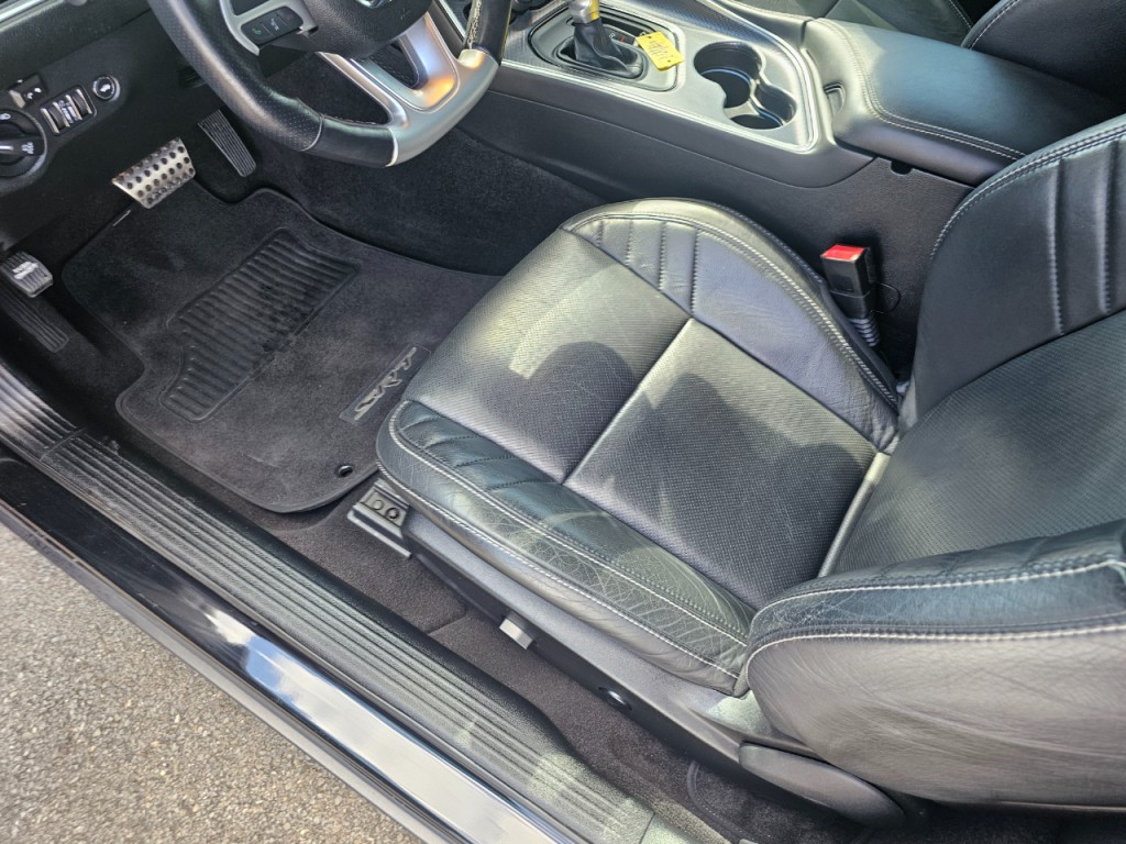 2016 Dodge Challenger Image 24
