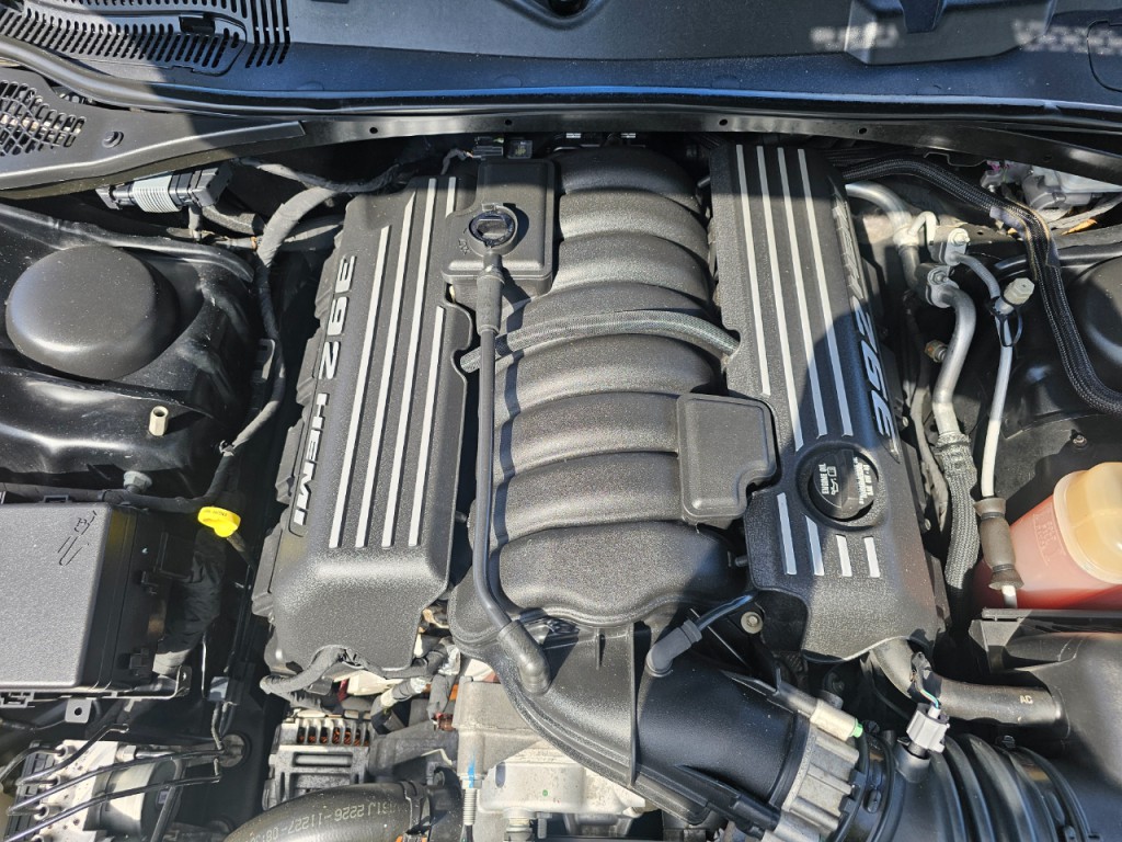 2016 Dodge Challenger Image 27