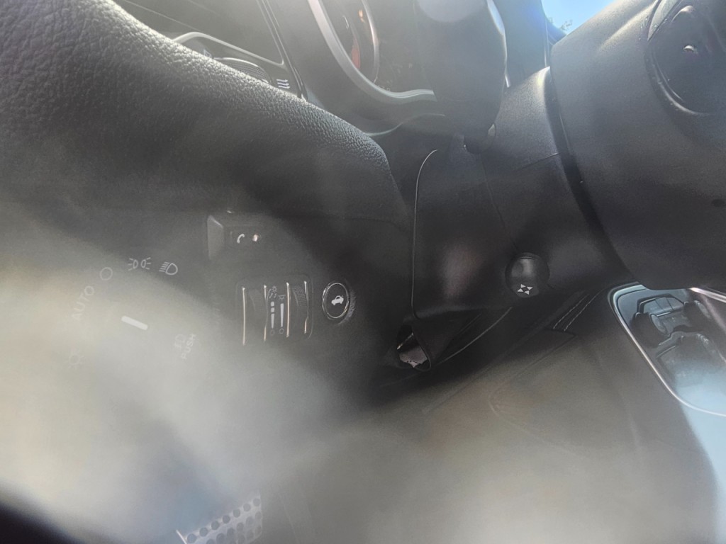 2016 Dodge Challenger Image 33