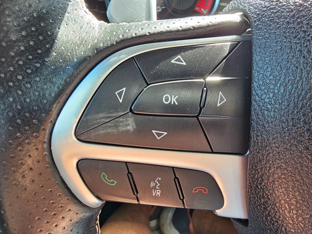 2016 Dodge Challenger Image 36