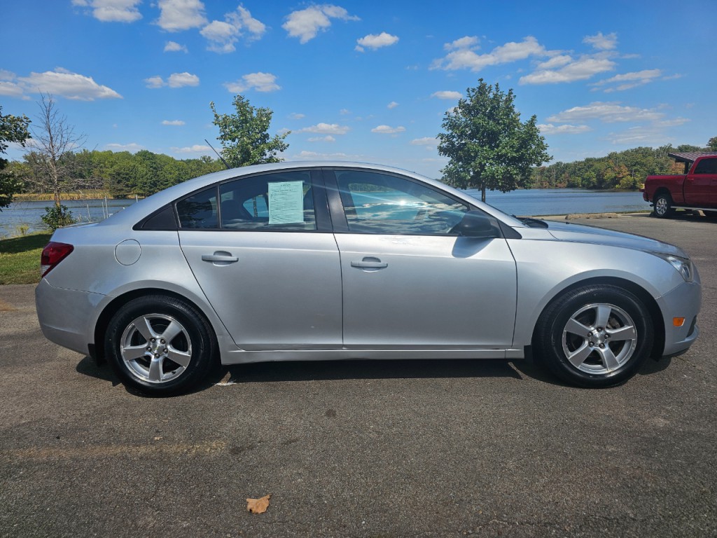 2014 Chevrolet Cruze Image 4