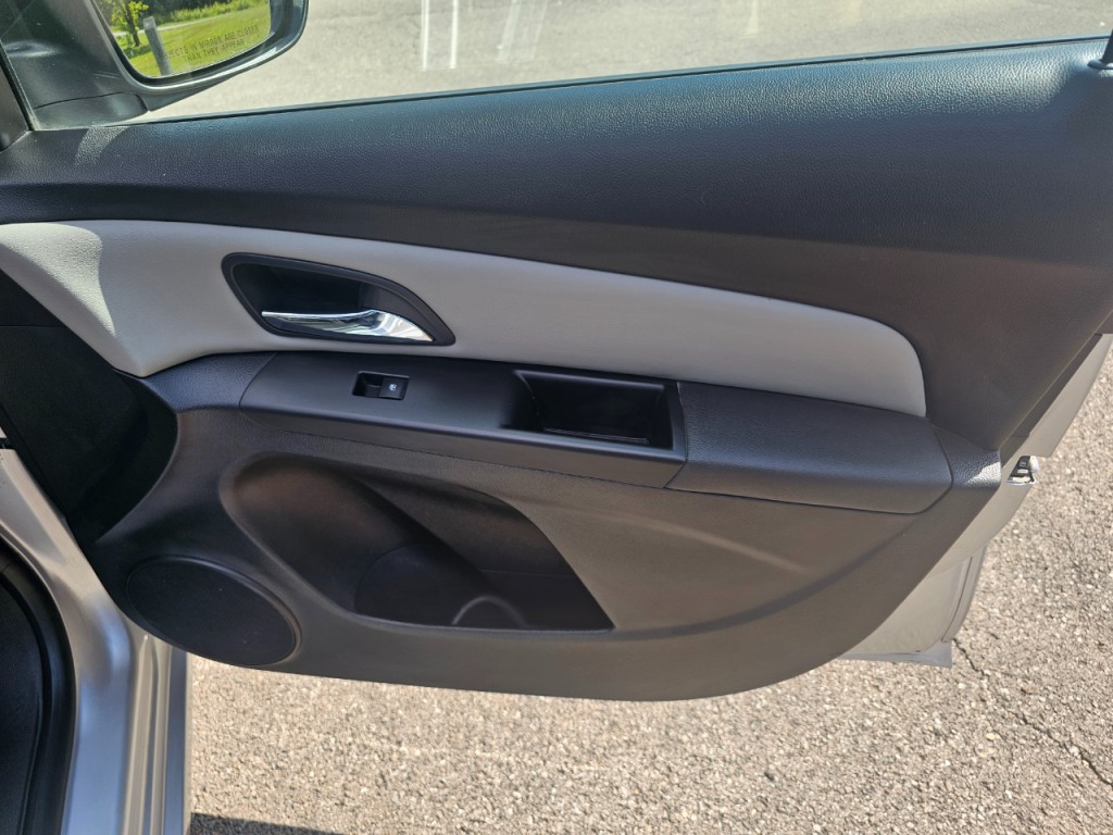 2014 Chevrolet Cruze Image 16