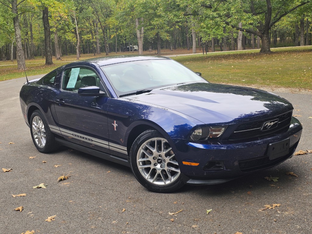 2012 Ford Mustang Image 2