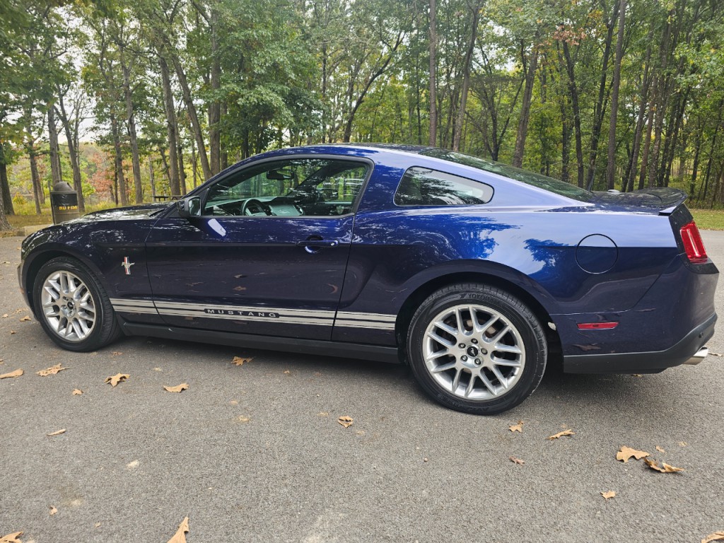2012 Ford Mustang Image 9