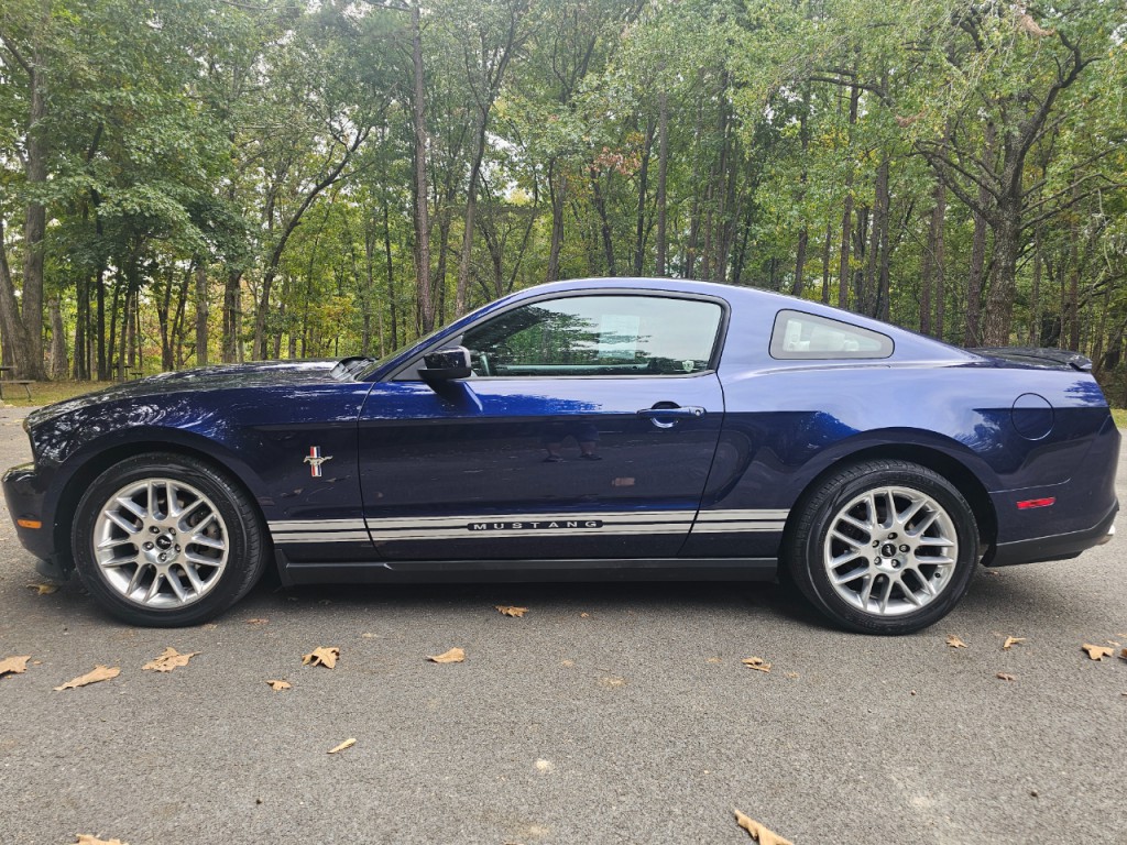 2012 Ford Mustang Image 10