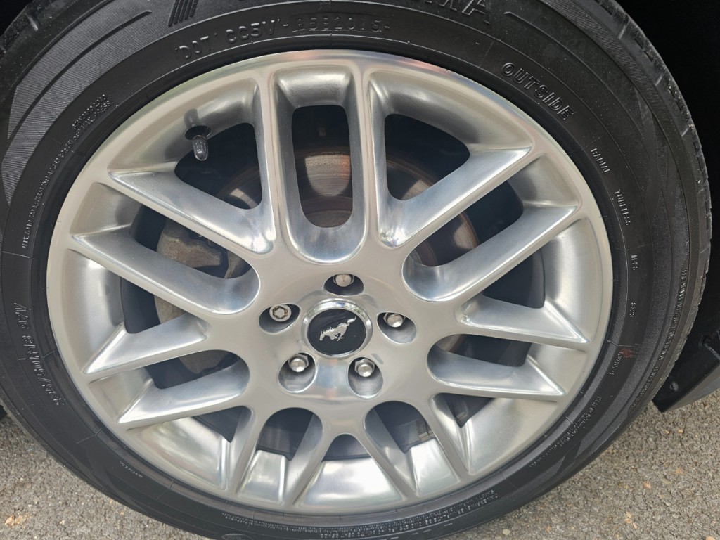 2012 Ford Mustang Image 15