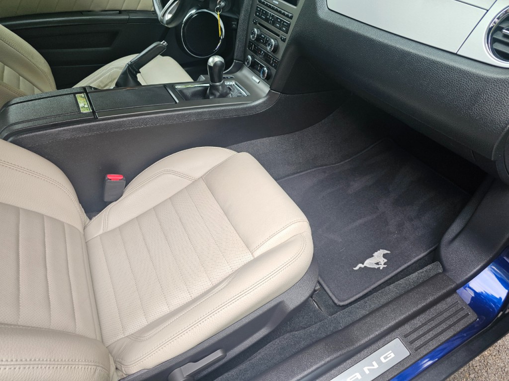 2012 Ford Mustang Image 17