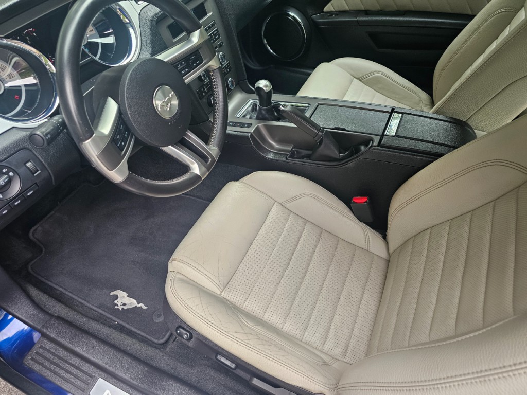 2012 Ford Mustang Image 23