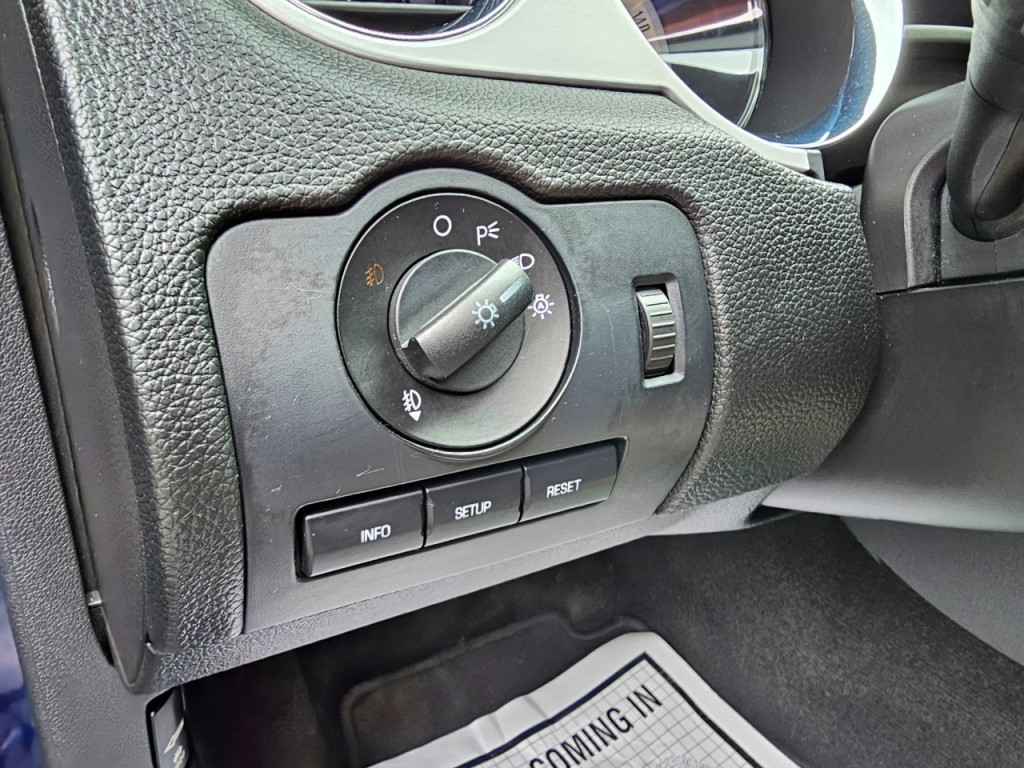 2012 Ford Mustang Image 30