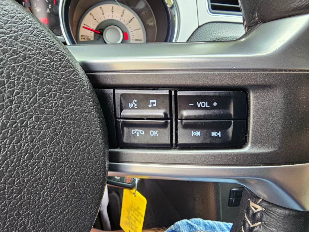 2012 Ford Mustang Image 32