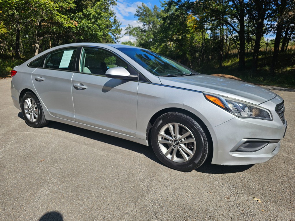 2016 Hyundai Sonata Image 3