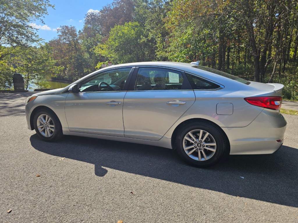 2016 Hyundai Sonata Image 9