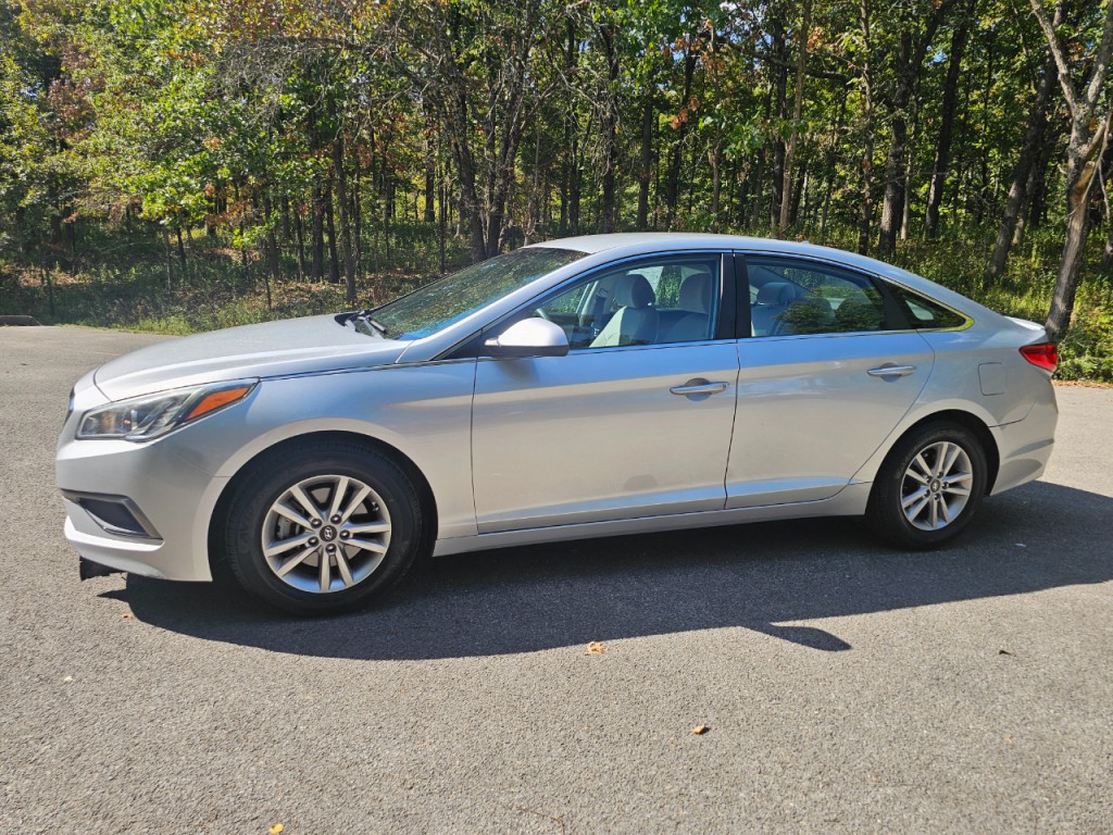 2016 Hyundai Sonata Image 11
