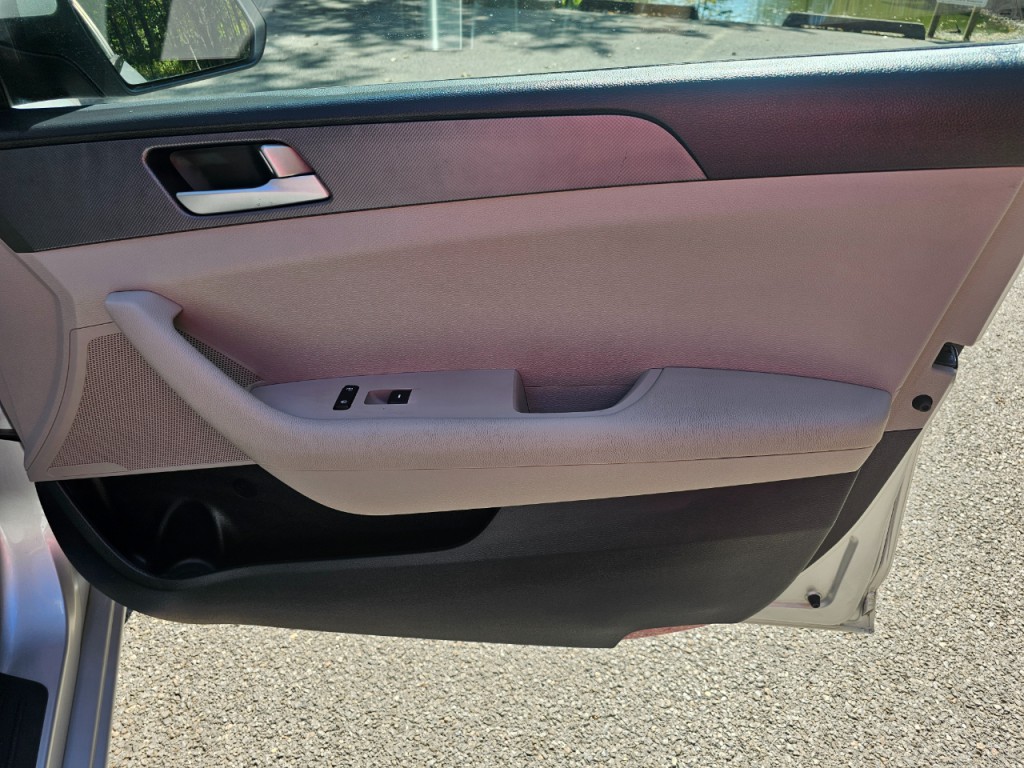 2016 Hyundai Sonata Image 16