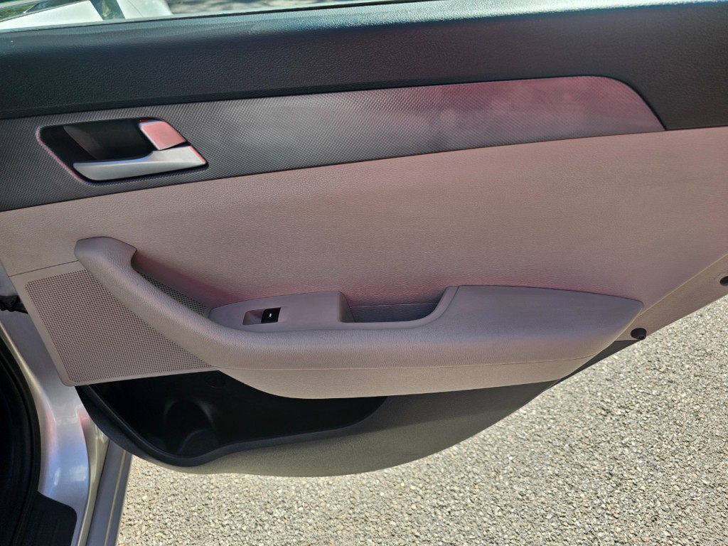 2016 Hyundai Sonata Image 18