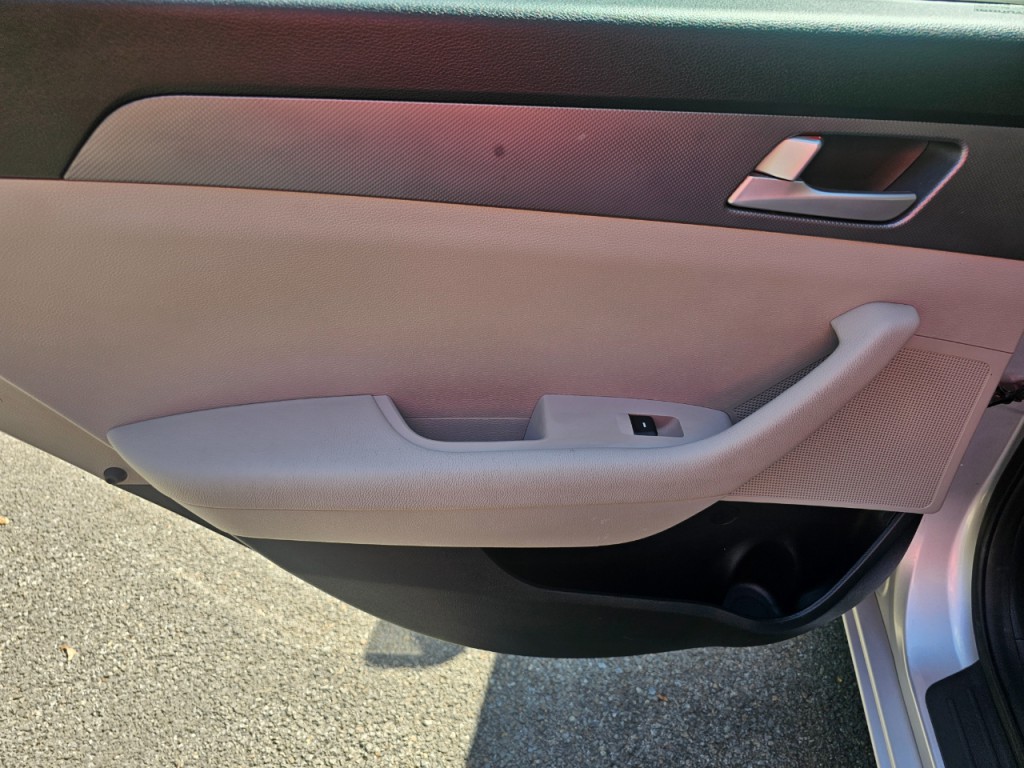 2016 Hyundai Sonata Image 20