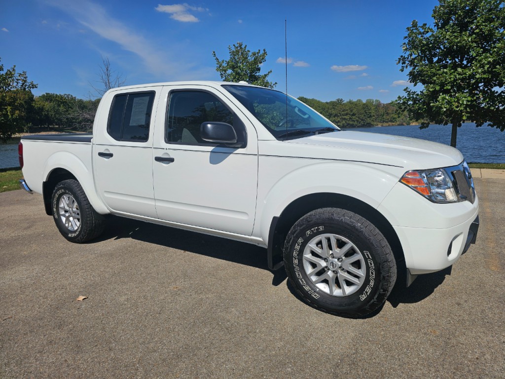 2016 Nissan Frontier Image 3