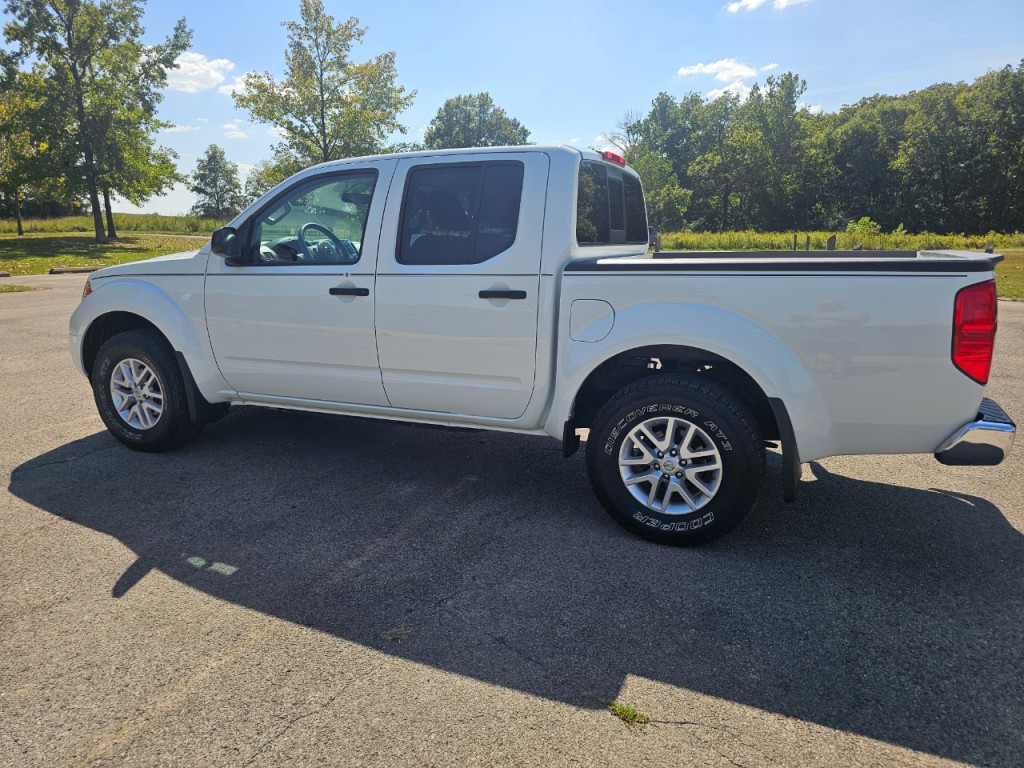2016 Nissan Frontier Image 9