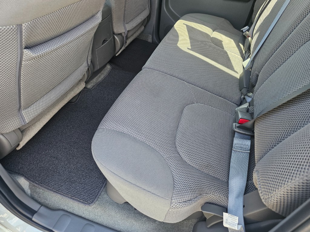 2016 Nissan Frontier Image 23