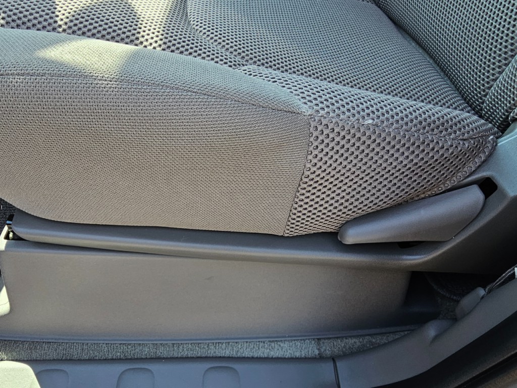 2016 Nissan Frontier Image 30