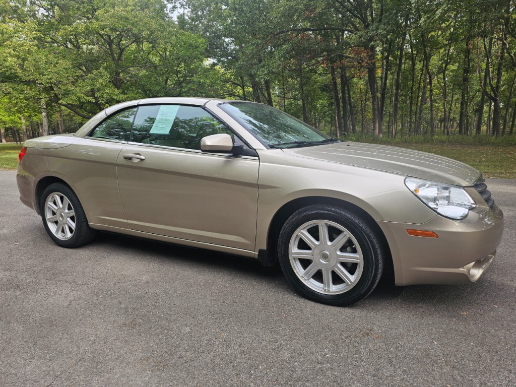 2008 Chrysler Sebring Image 3
