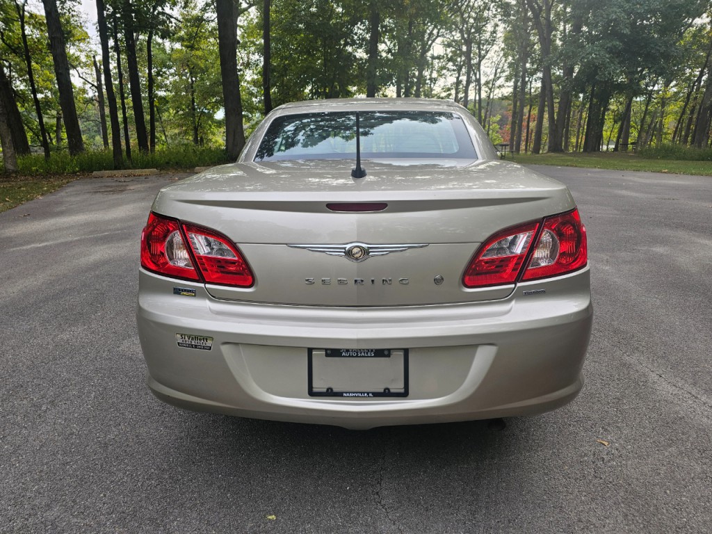 2008 Chrysler Sebring Image 7