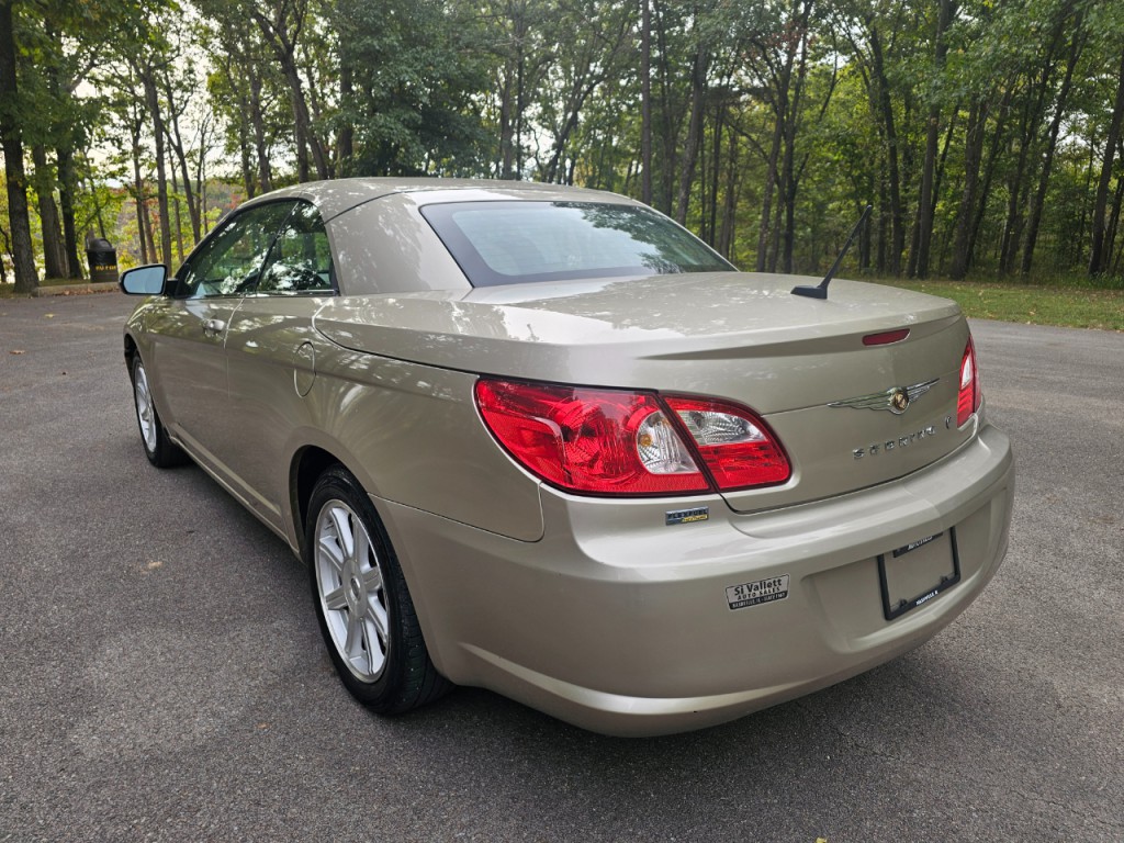 2008 Chrysler Sebring Image 8