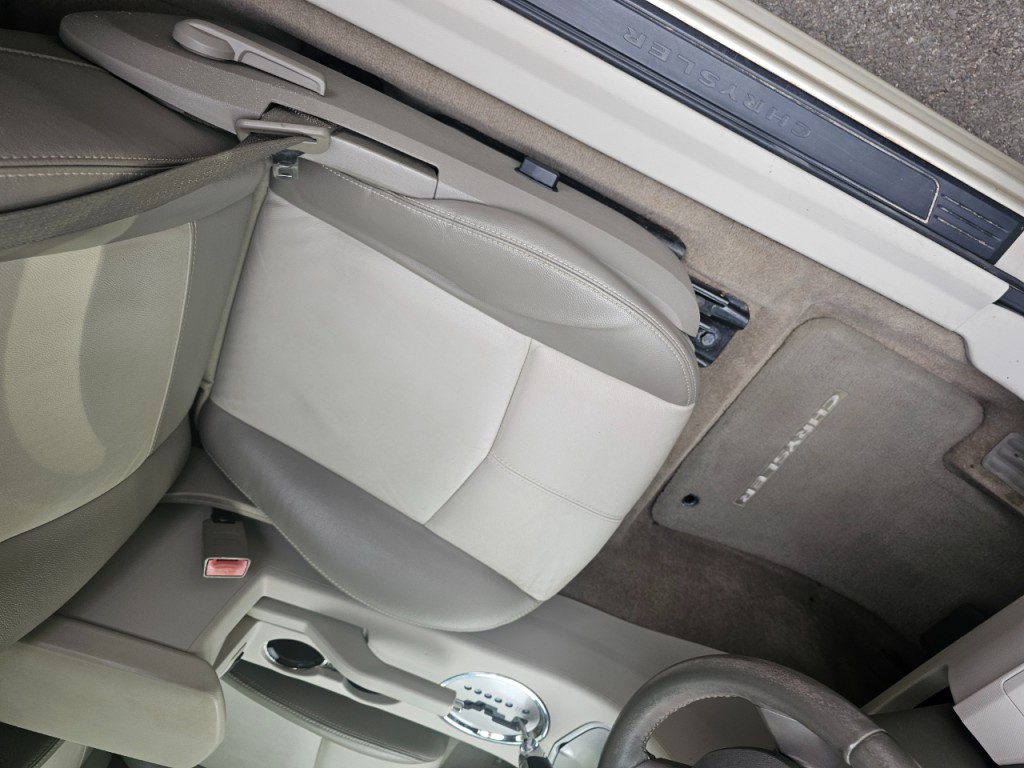 2008 Chrysler Sebring Image 21
