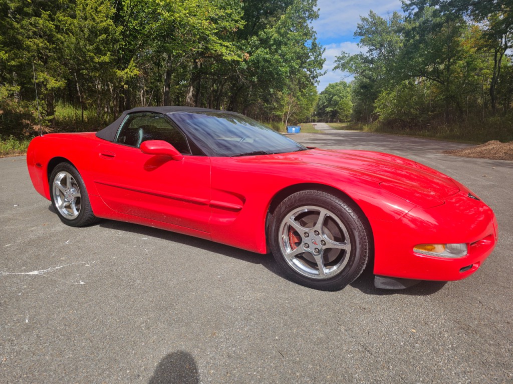 2004 Chevrolet Corvette Image 3