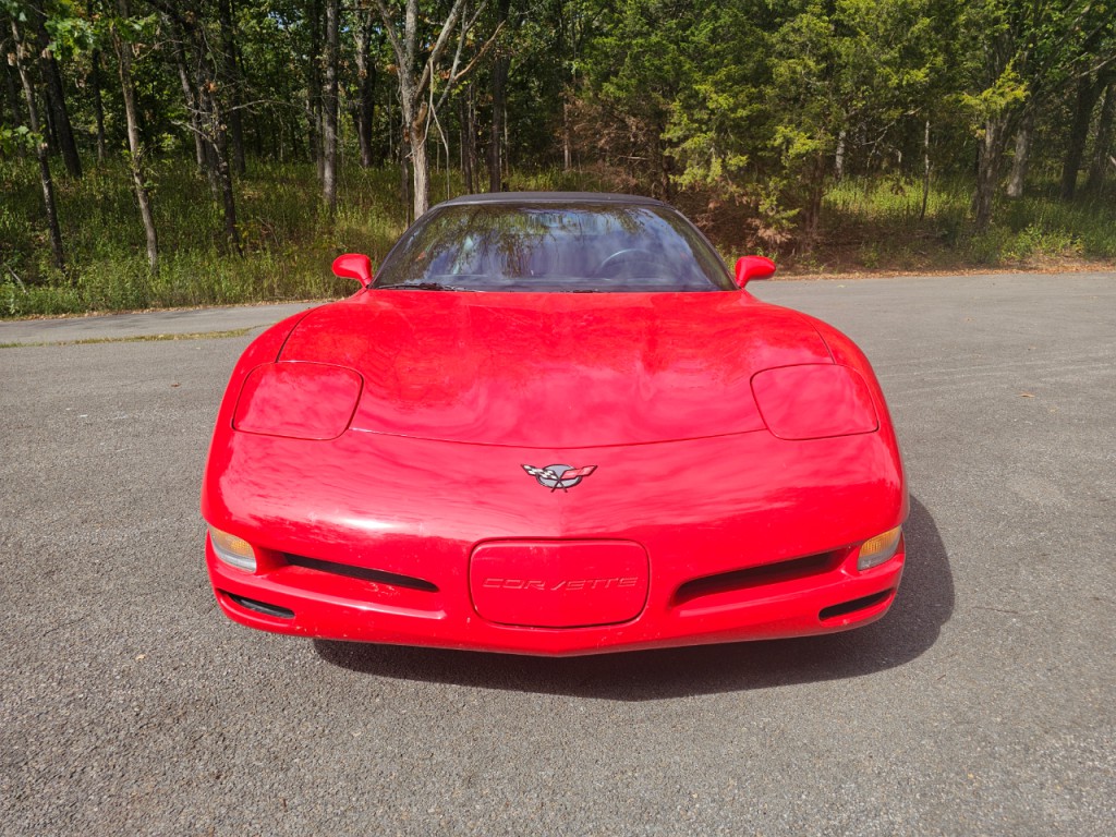2004 Chevrolet Corvette Image 13