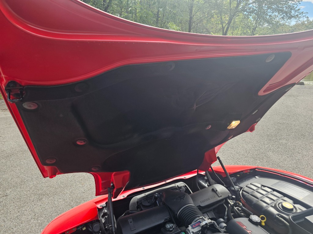 2004 Chevrolet Corvette Image 22