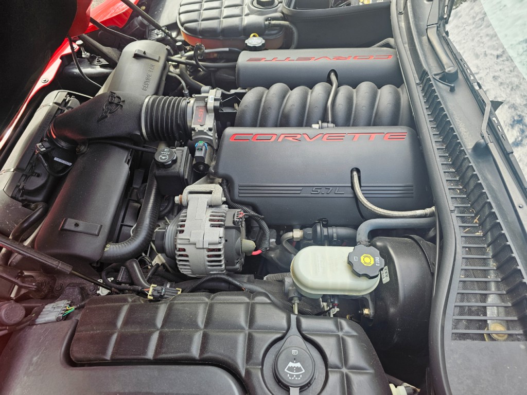 2004 Chevrolet Corvette Image 23