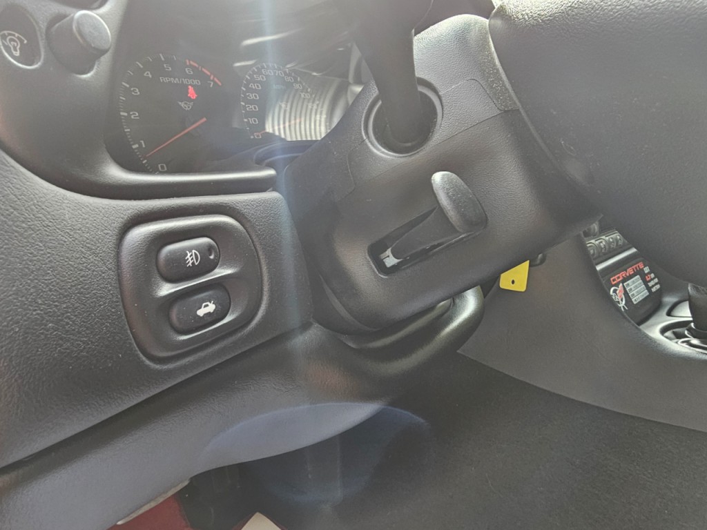 2004 Chevrolet Corvette Image 28