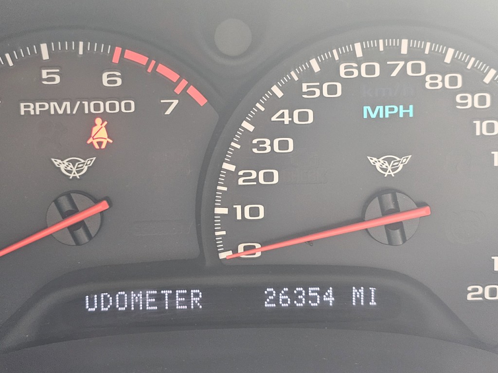 2004 Chevrolet Corvette Image 31