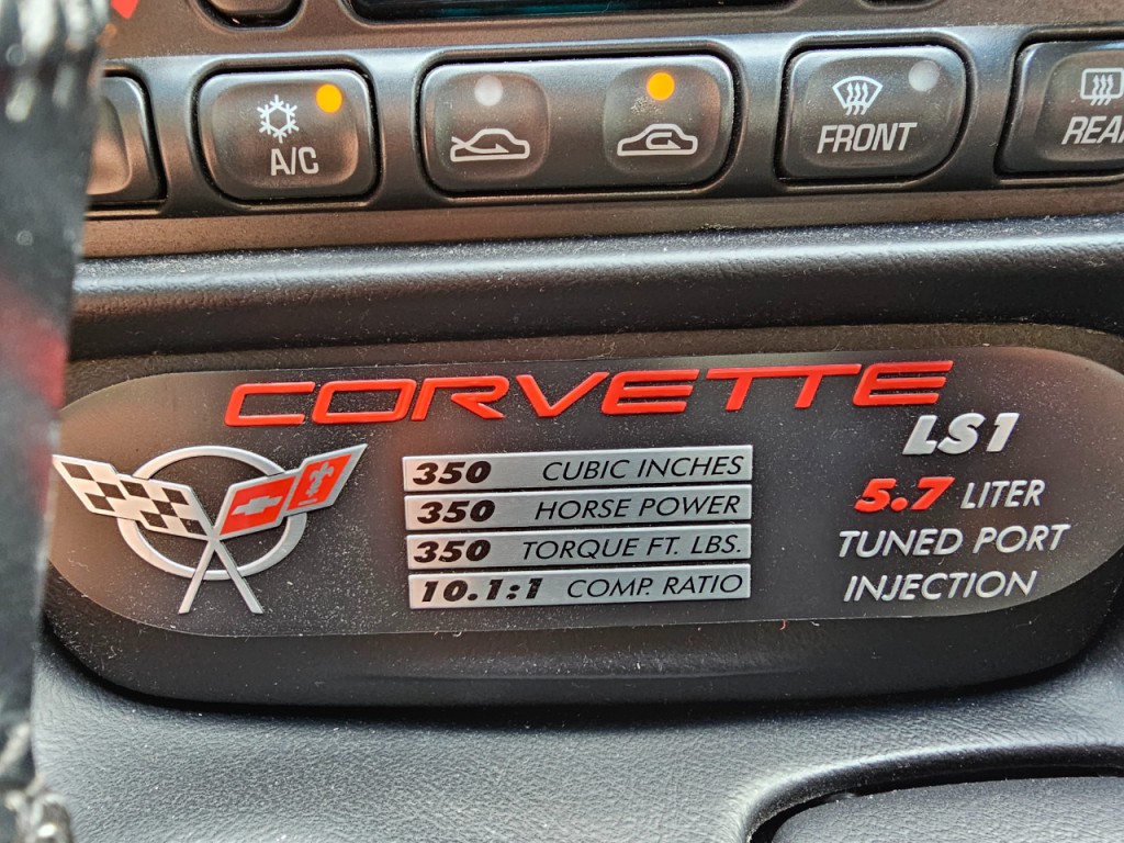 2004 Chevrolet Corvette Image 37