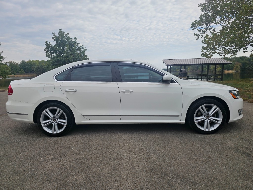 2015 Volkswagen Passat Image 4
